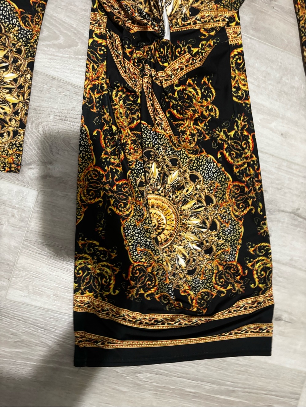 Black & Gold Print Long-Sleeve Bodycon Dress NWT - Picture 4 of 4